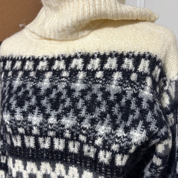 Universal Thread Soft Knit Sweater - Picture 2 of 3
